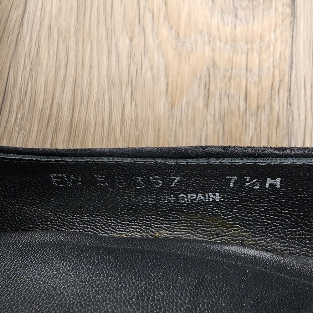 Stuart Weitzman‎ 7.5 Black Suede Tassel Wedge Loafers Classic Comfortable - Picture 12 of 13